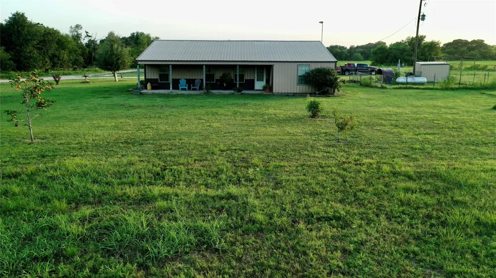 1347 Lcr 152 Mount Calm, TX 76673