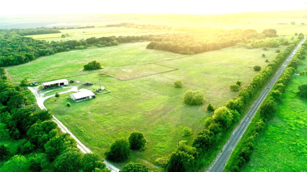 1347 Lcr 152 Mount Calm, TX 76673
