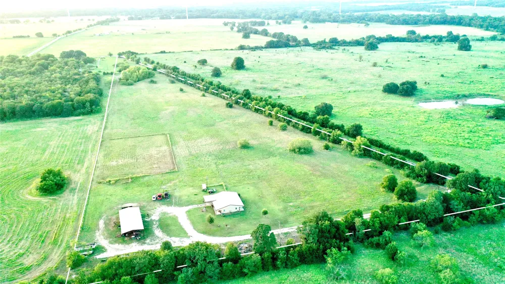 1347 Lcr 152 Mount Calm, TX 76673