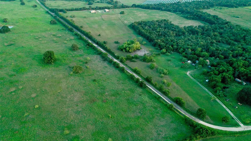 1347 Lcr 152 Mount Calm, TX 76673