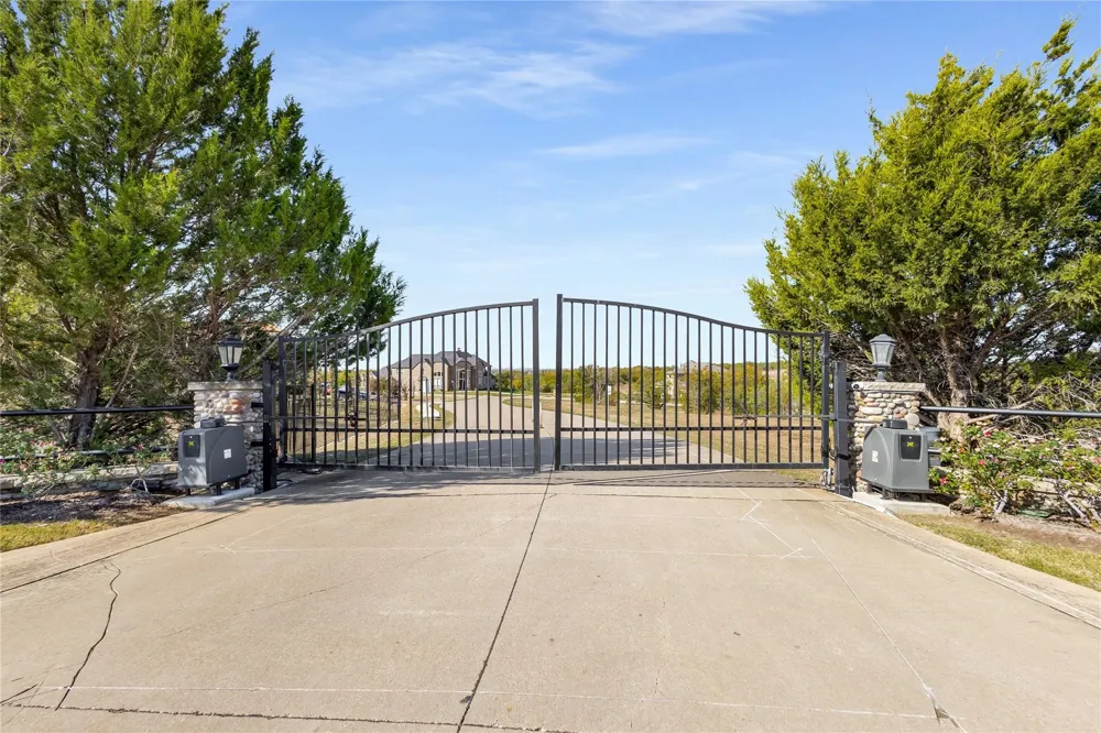 3148 Sanctuary Drive Grand Prairie, TX 75104