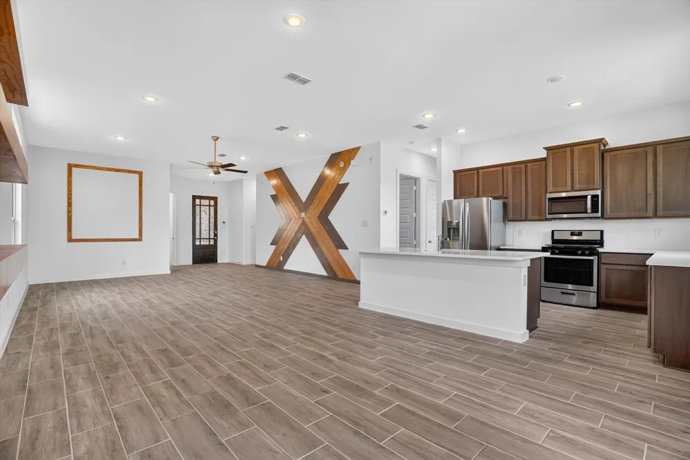 620 Godley Godley, TX 76044