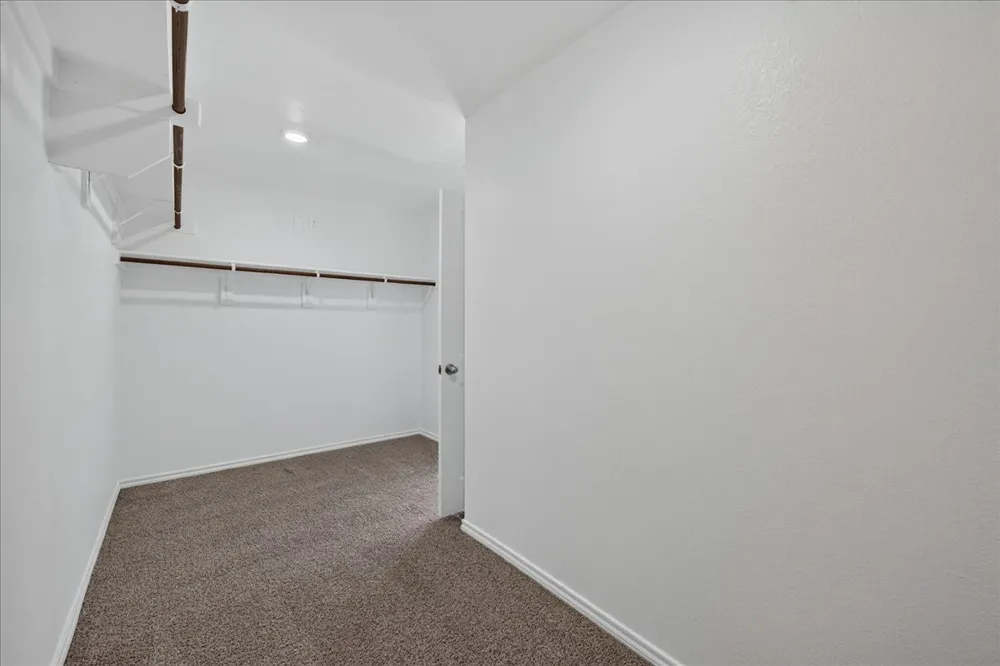 717 Sweet Pea Pilot Point, TX 76258