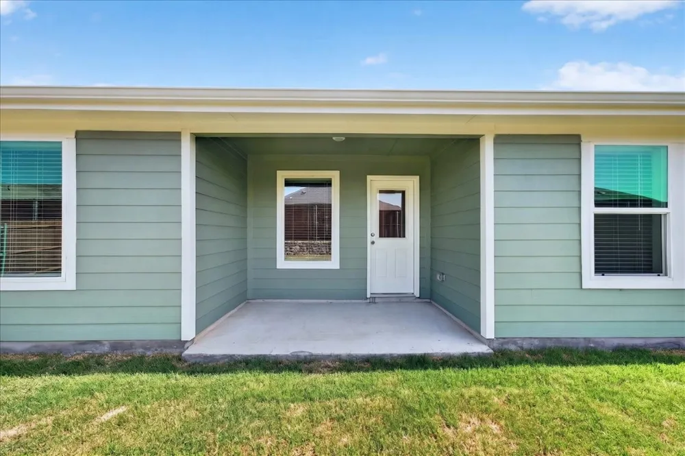 717 Sweet Pea Pilot Point, TX 76258
