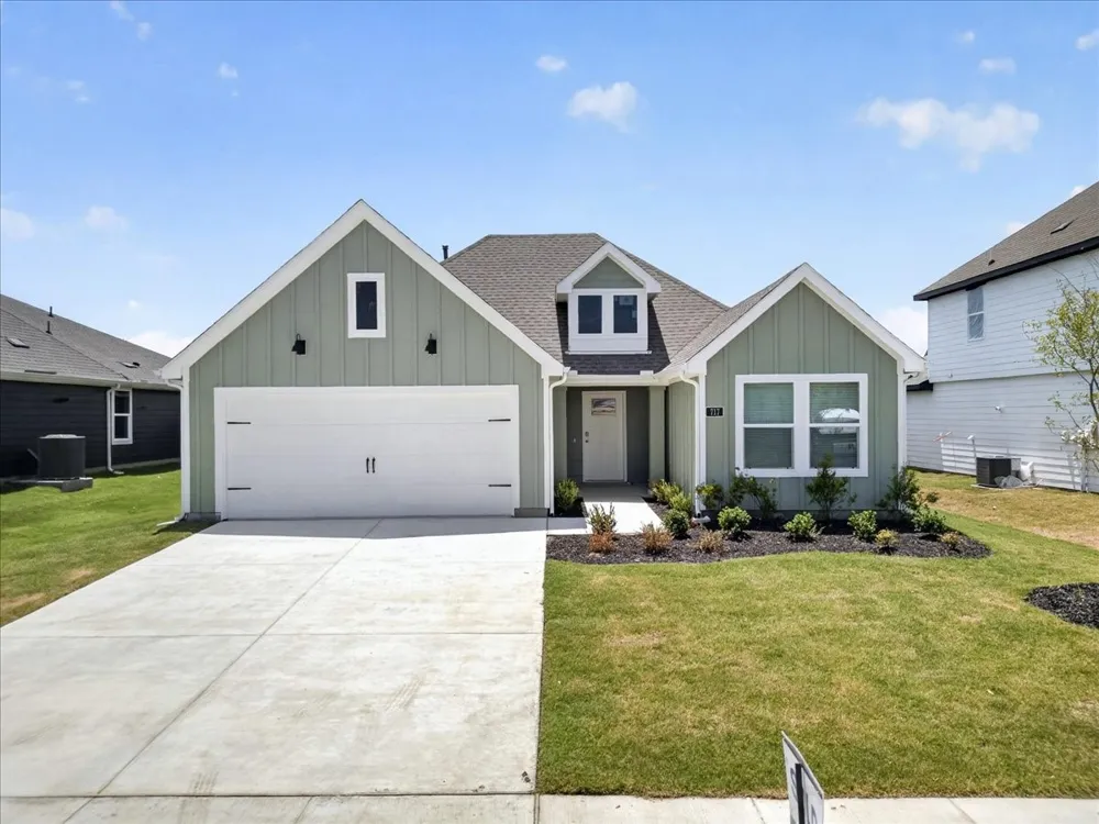 717 Sweet Pea Pilot Point, TX 76258