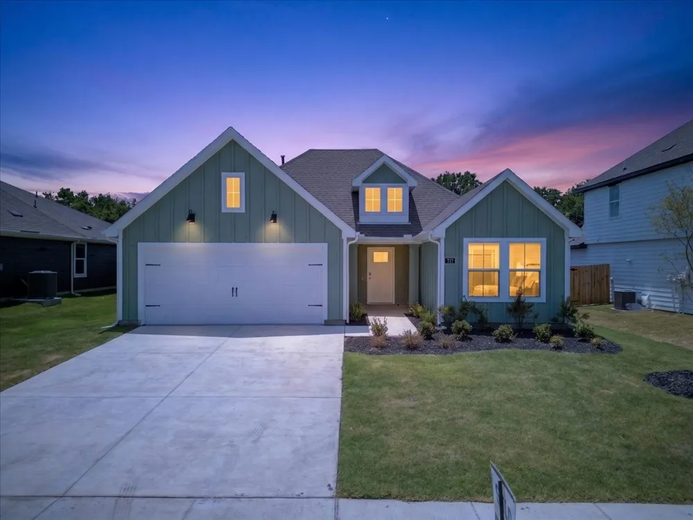 717 Sweet Pea Pilot Point, TX 76258