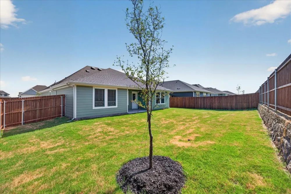 717 Sweet Pea Pilot Point, TX 76258