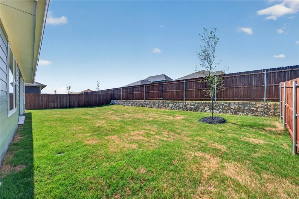 717 Sweet Pea Pilot Point, TX 76258