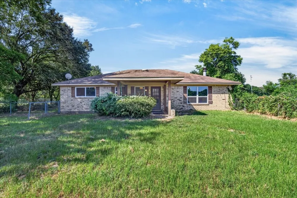 371 Vz County Road 3601 Edgewood, TX 75117