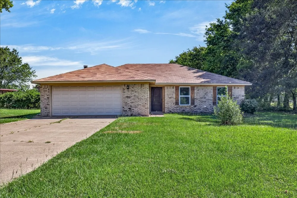 371 Vz County Road 3601 Edgewood, TX 75117