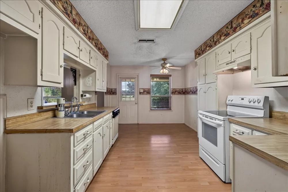 371 Vz County Road 3601 Edgewood, TX 75117