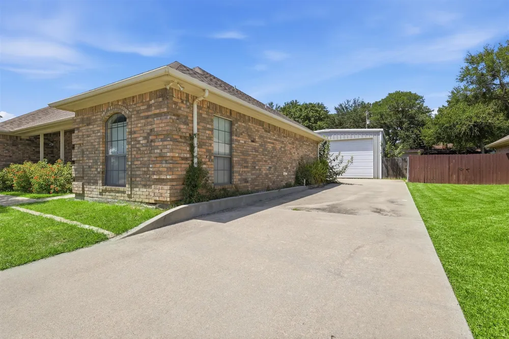 2103 Fair Oaks Drive Bridgeport, TX 76426
