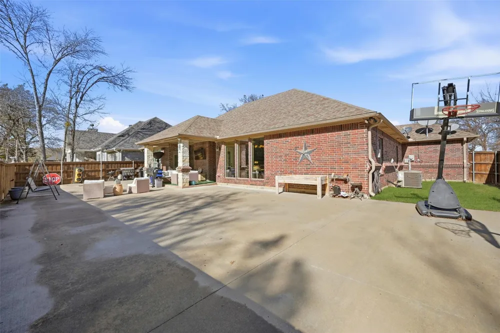 21 Lone Oak Boulevard Pottsboro, TX 75076