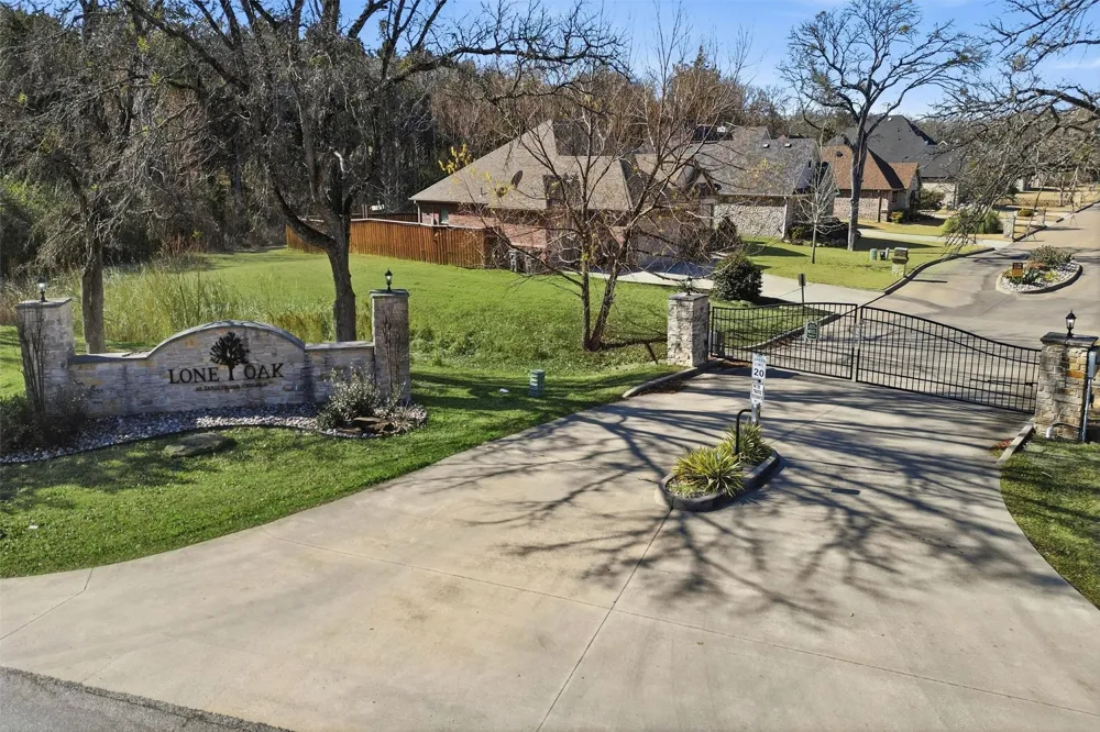 21 Lone Oak Boulevard Pottsboro, TX 75076