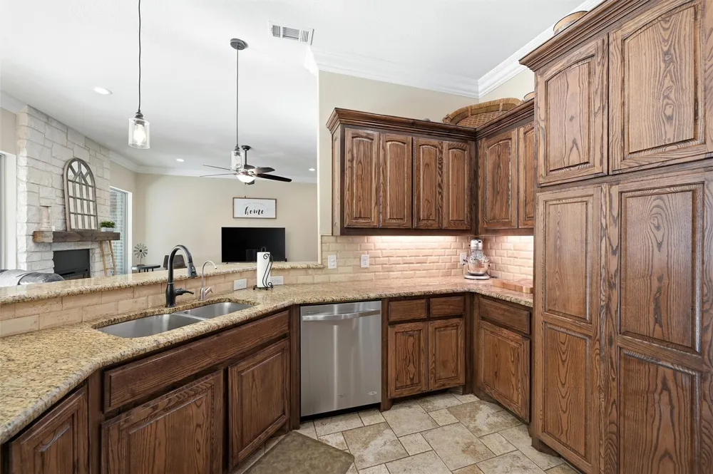 21 Lone Oak Boulevard Pottsboro, TX 75076