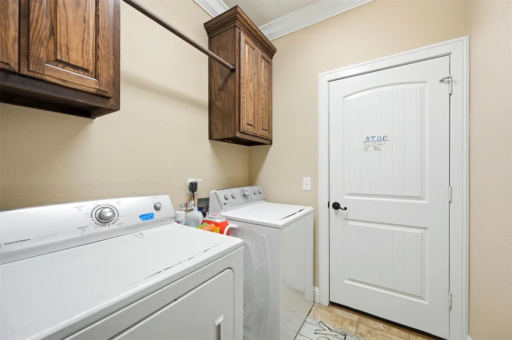 21 Lone Oak Boulevard Pottsboro, TX 75076