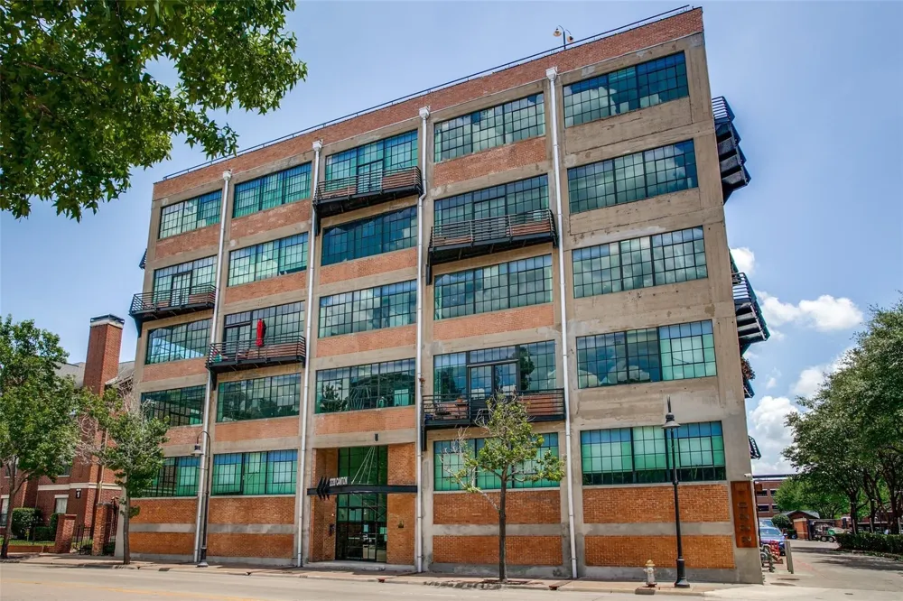 2220 Canton Street #406 Dallas, TX 75201
