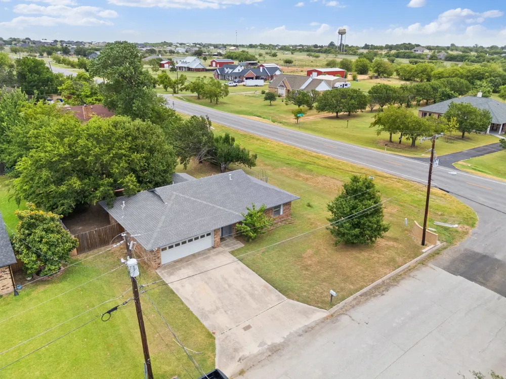 2 Finley Circle Krum, TX 76249