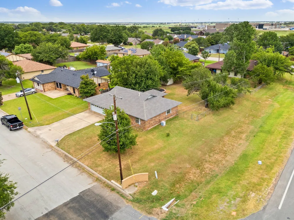 2 Finley Circle Krum, TX 76249