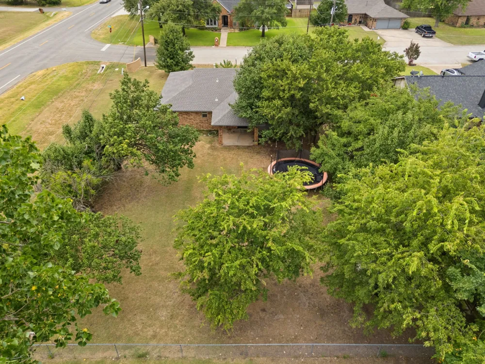 2 Finley Circle Krum, TX 76249