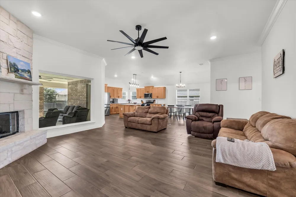 820 Secretariat Drive Hewitt, TX 76643