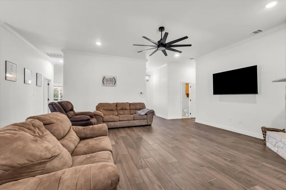 820 Secretariat Drive Hewitt, TX 76643