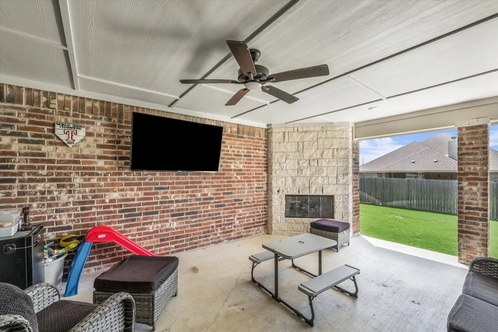 820 Secretariat Drive Hewitt, TX 76643