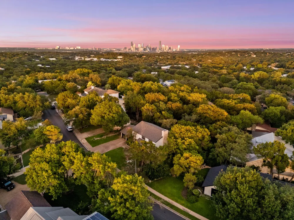 3622 Peregrine Falcon Drive Austin, TX 78746
