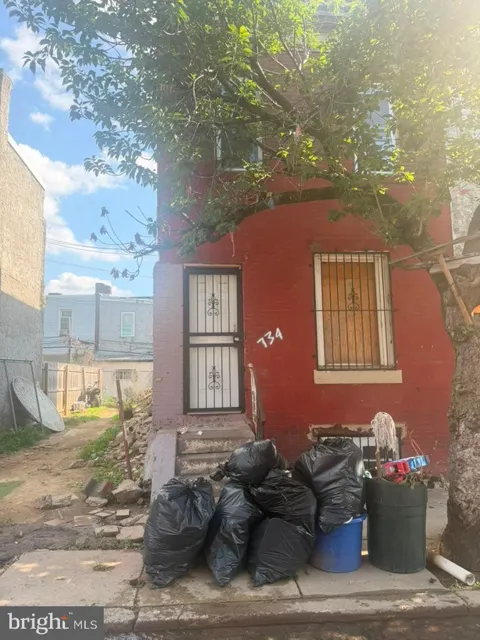 734 W RUSSELL STREET