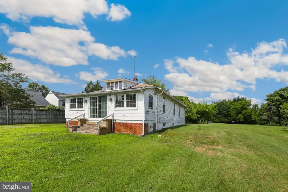 8208 MOUNT VERNON HIGHWAY Alexandria, VA 22309