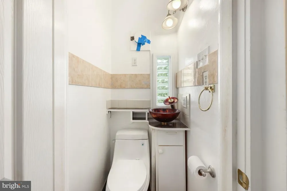 8208 MOUNT VERNON HIGHWAY Alexandria, VA 22309