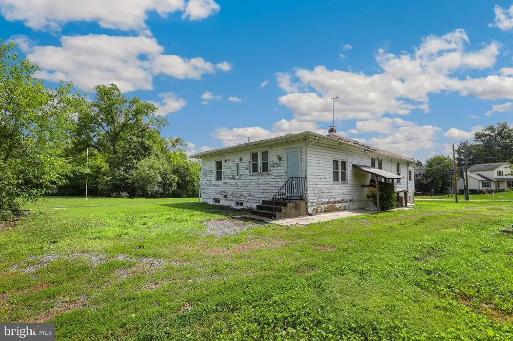 8208 MOUNT VERNON HIGHWAY Alexandria, VA 22309