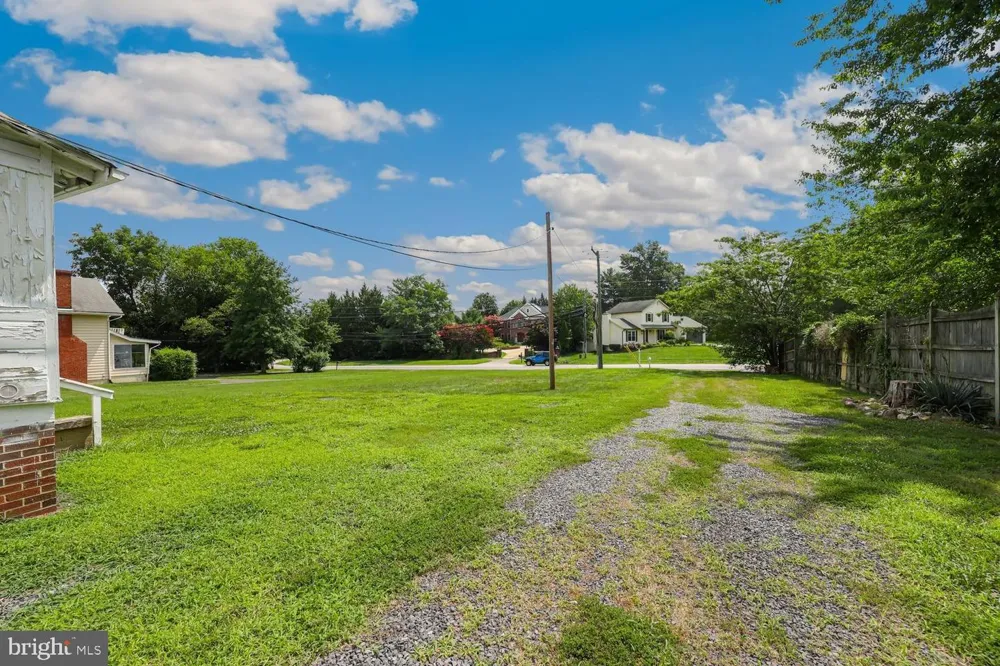 8208 MOUNT VERNON HIGHWAY Alexandria, VA 22309