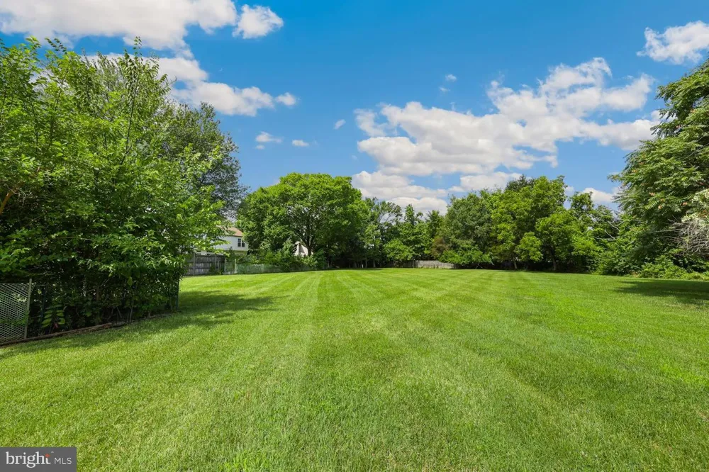 8208 MOUNT VERNON HIGHWAY Alexandria, VA 22309