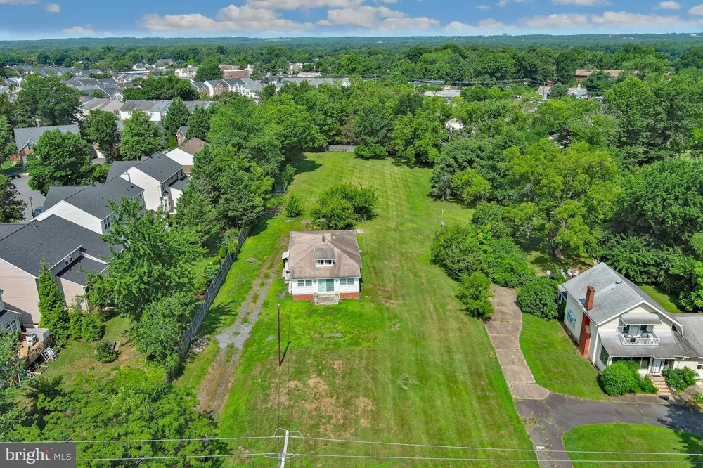 8208 MOUNT VERNON HIGHWAY Alexandria, VA 22309