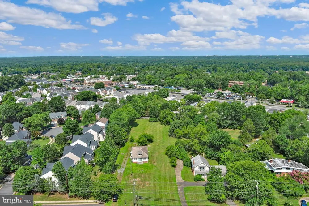 8208 MOUNT VERNON HIGHWAY Alexandria, VA 22309