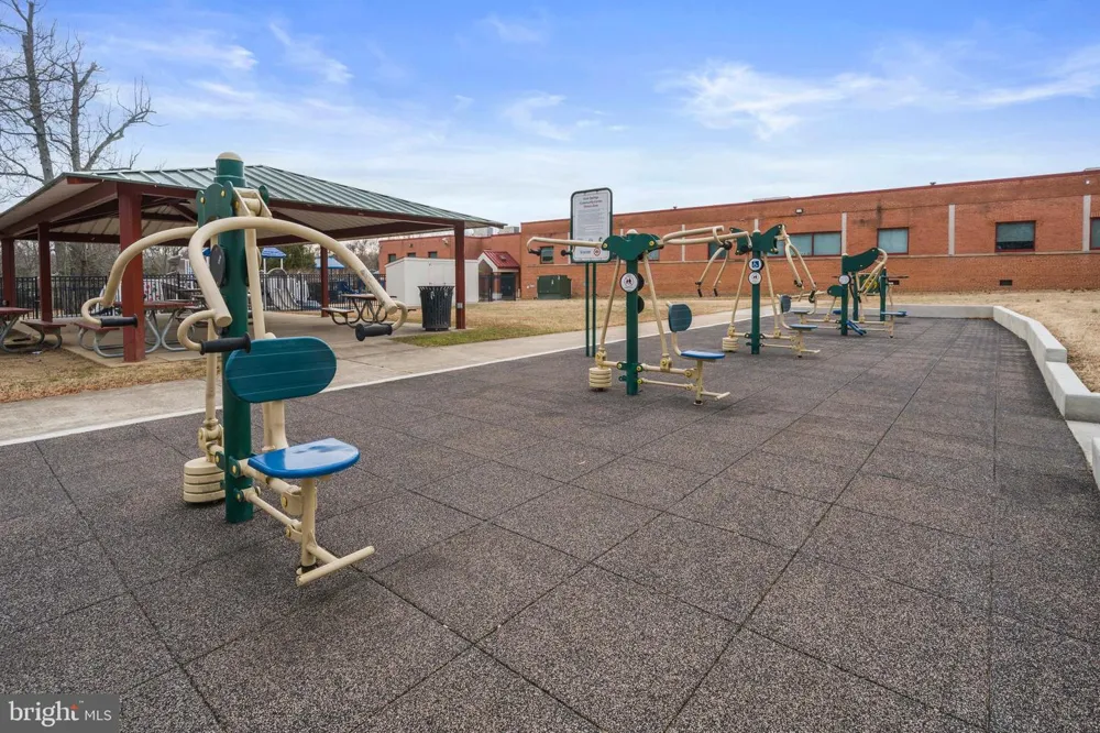 8208 MOUNT VERNON HIGHWAY Alexandria, VA 22309