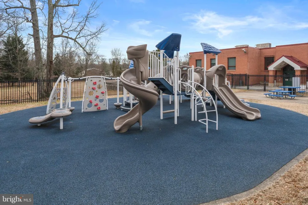 8208 MOUNT VERNON HIGHWAY Alexandria, VA 22309
