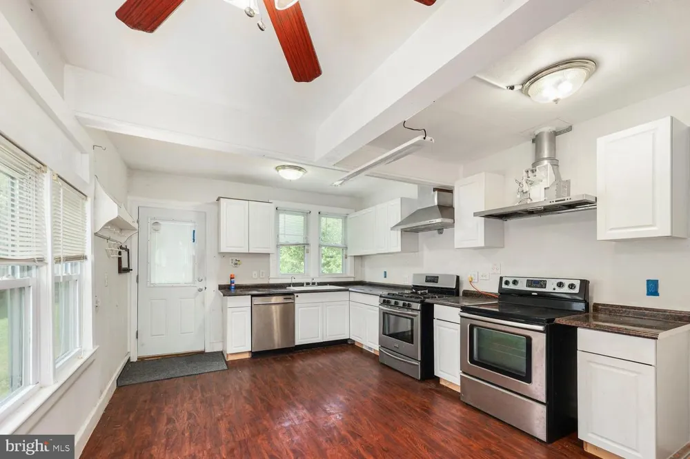 8208 MOUNT VERNON HIGHWAY Alexandria, VA 22309