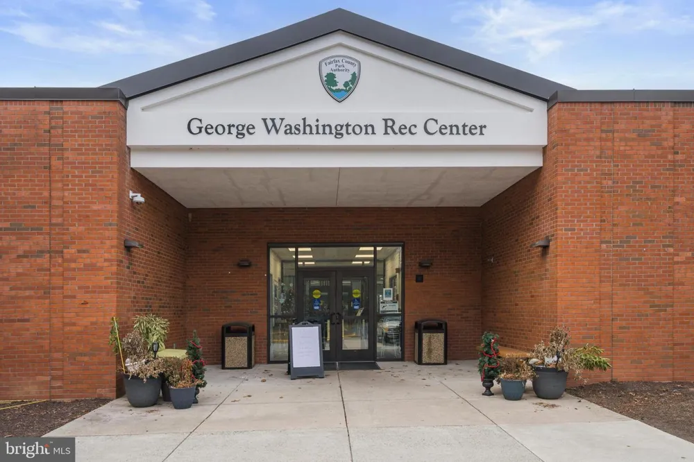 8208 MOUNT VERNON HIGHWAY Alexandria, VA 22309