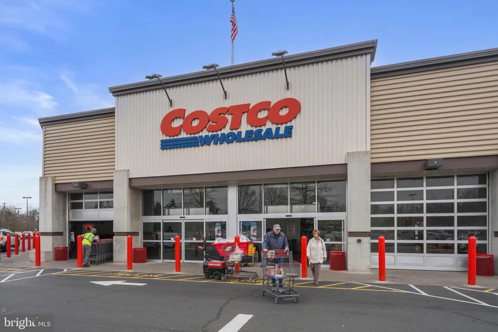 8208 MOUNT VERNON HIGHWAY Alexandria, VA 22309