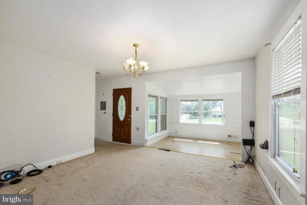 8208 MOUNT VERNON HIGHWAY Alexandria, VA 22309