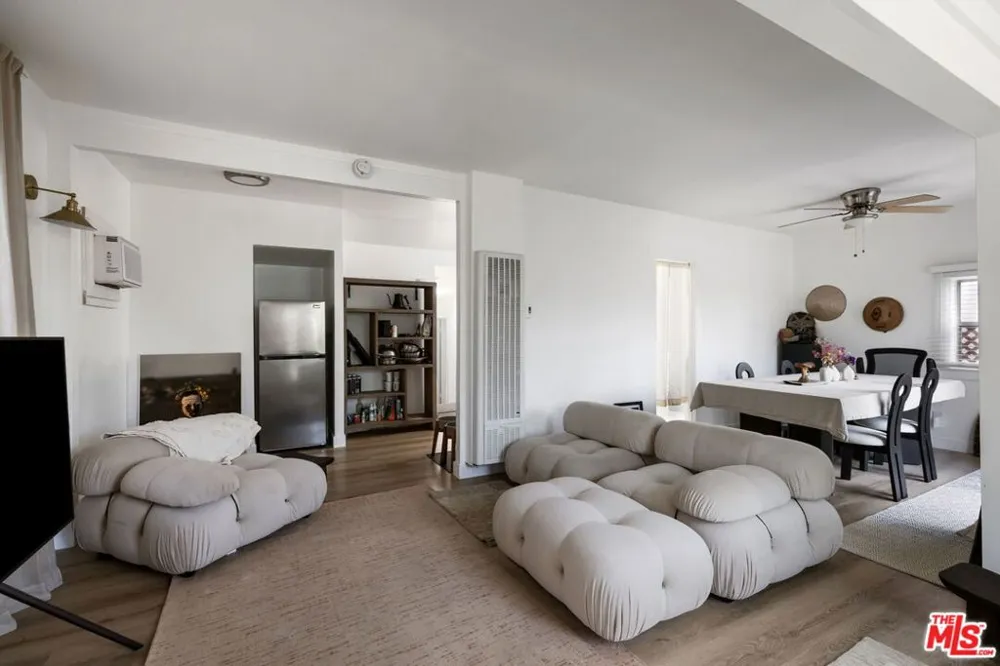 232 Howland Canal Venice, CA 90291