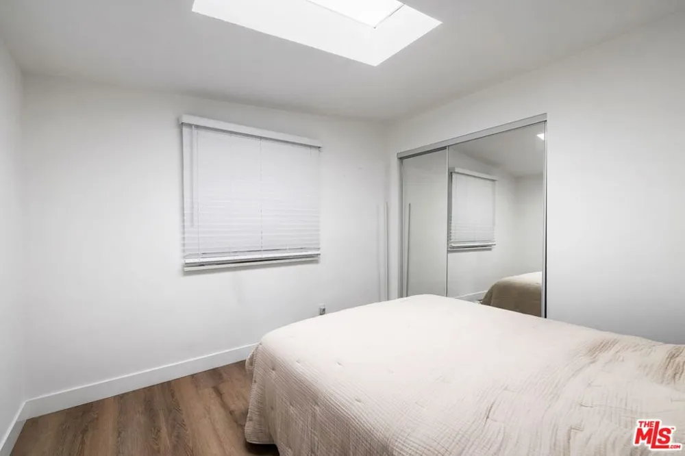 232 Howland Canal Venice, CA 90291