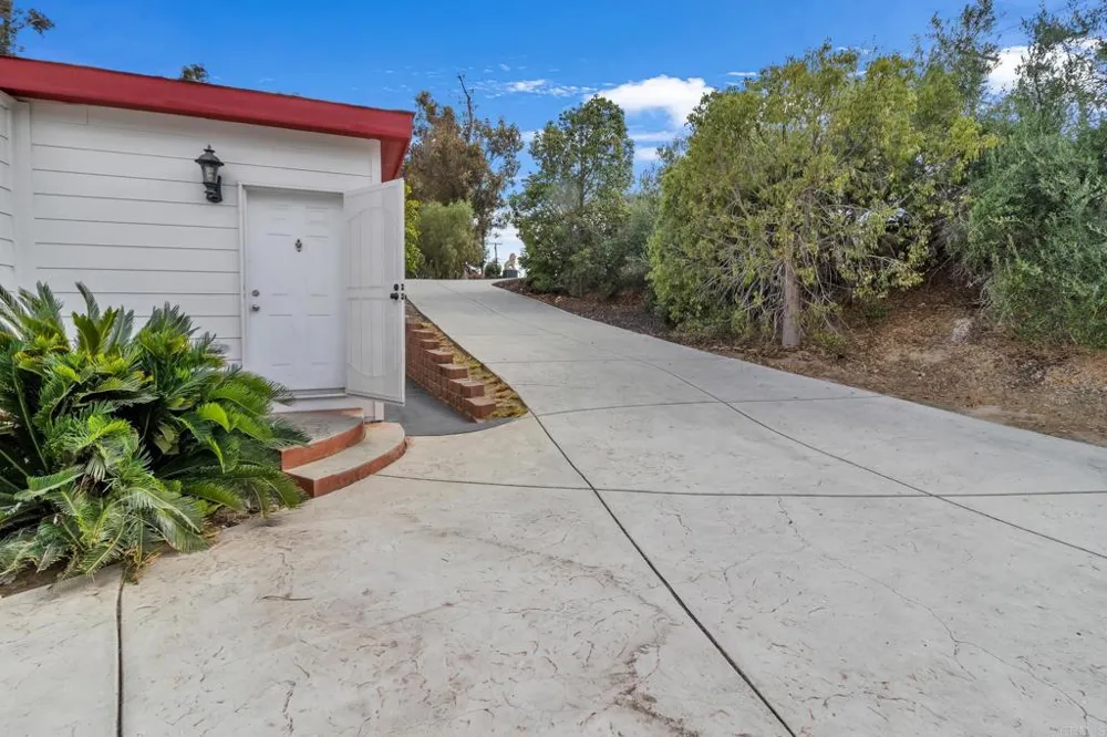 441 Rancho Santa Fe Road Encinitas, CA 92024