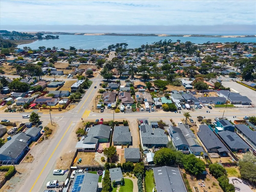 1392 7th Los Osos, CA 93402