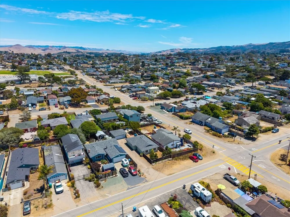 1392 7th Los Osos, CA 93402