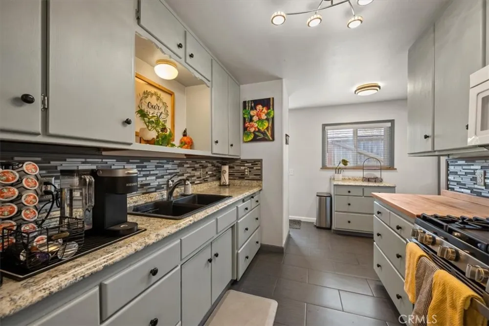 1392 7th Los Osos, CA 93402