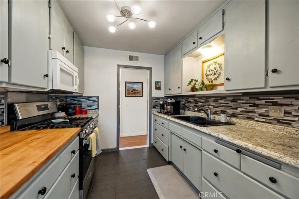 1392 7th Los Osos, CA 93402
