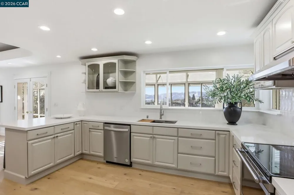 128 Diablo View Dr Orinda, CA 94563